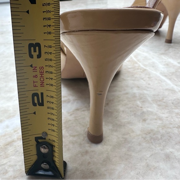 Vince Camuto Beige Patent Pointy toe sling back pumps. Size 8W - Picture 5 of 12